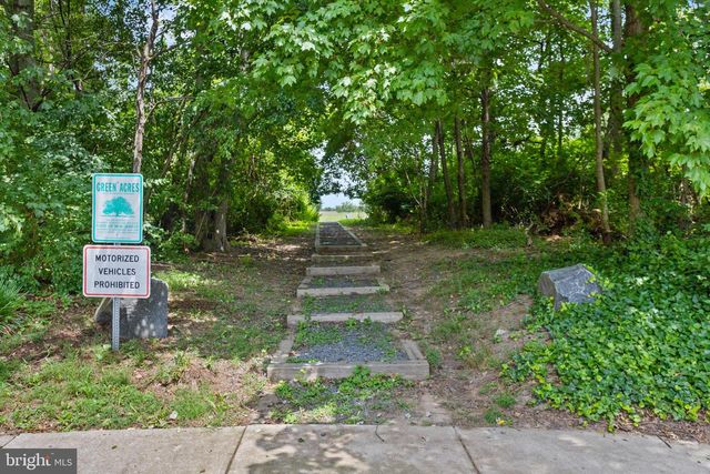 15 SALZANO DR, Hamilton, NJ 08690