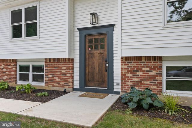 15 SALZANO DR, Hamilton, NJ 08690