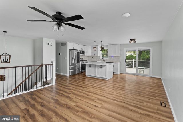 15 SALZANO DR, Hamilton, NJ 08690