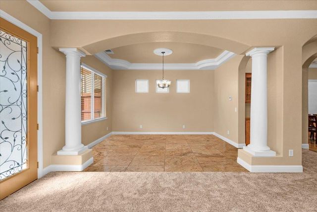 2825 E Quincy Avenue, Fresno, CA 93720