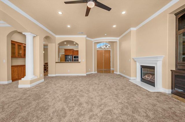 2825 E Quincy Avenue, Fresno, CA 93720