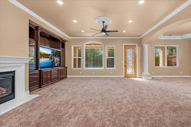 2825 E Quincy Avenue, Fresno, CA 93720