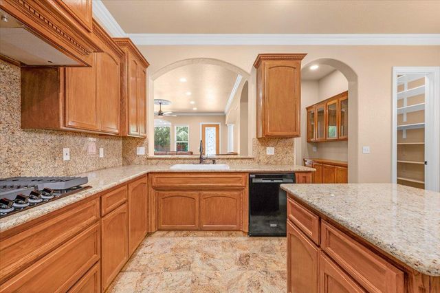 2825 E Quincy Avenue, Fresno, CA 93720