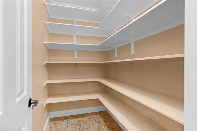 2825 E Quincy Avenue, Fresno, CA 93720