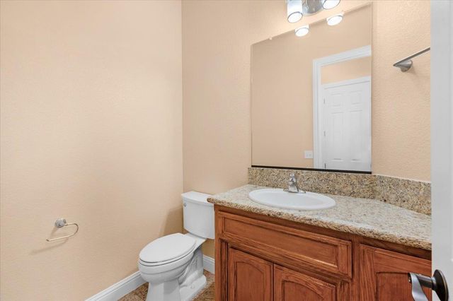 2825 E Quincy Avenue, Fresno, CA 93720