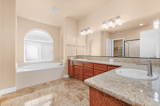 2825 E Quincy Avenue, Fresno, CA 93720