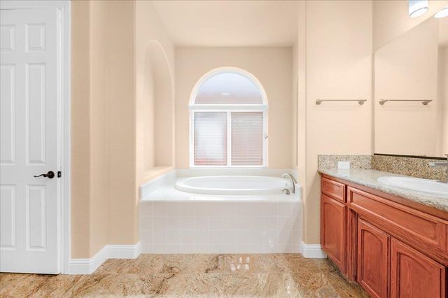 2825 E Quincy Avenue, Fresno, CA 93720