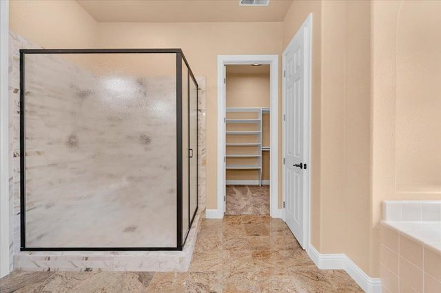 2825 E Quincy Avenue, Fresno, CA 93720