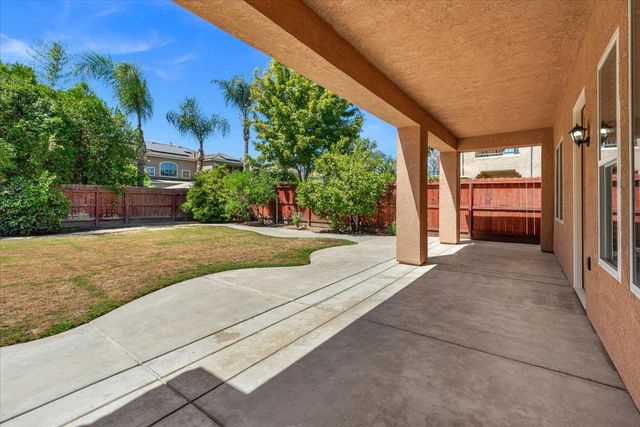 2825 E Quincy Avenue, Fresno, CA 93720