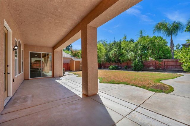 2825 E Quincy Avenue, Fresno, CA 93720