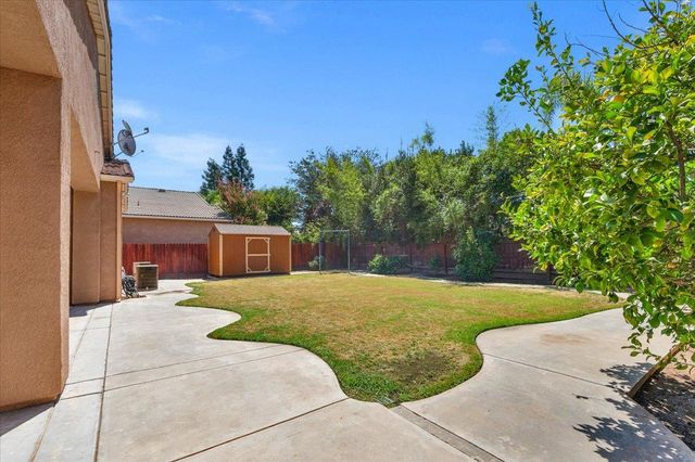 2825 E Quincy Avenue, Fresno, CA 93720
