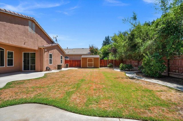 2825 E Quincy Avenue, Fresno, CA 93720