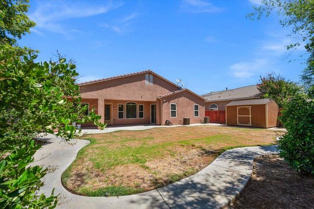 2825 E Quincy Avenue, Fresno, CA 93720