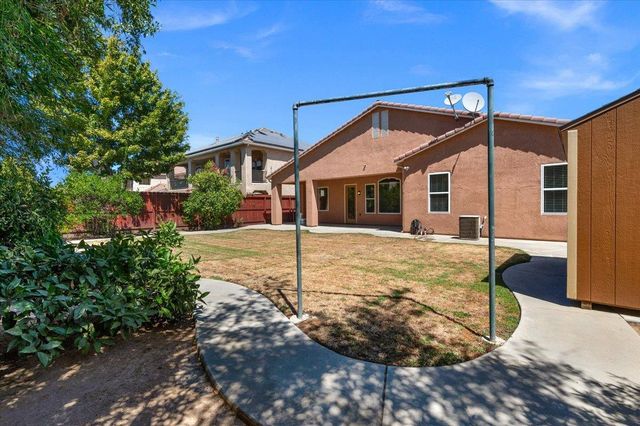 2825 E Quincy Avenue, Fresno, CA 93720