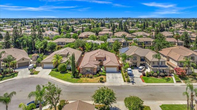 2825 E Quincy Avenue, Fresno, CA 93720