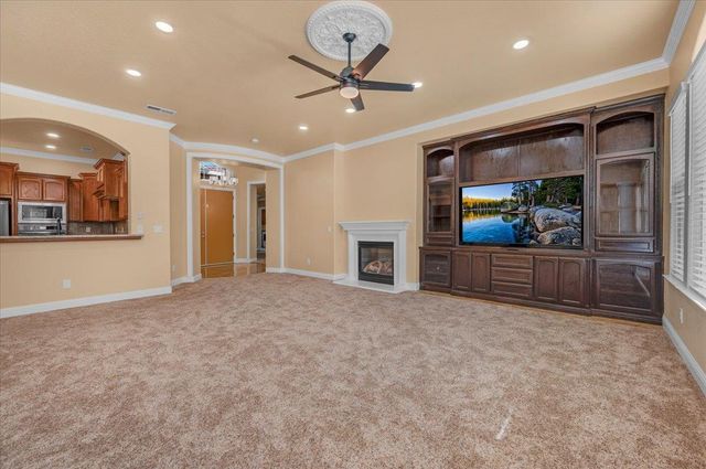 2825 E Quincy Avenue, Fresno, CA 93720