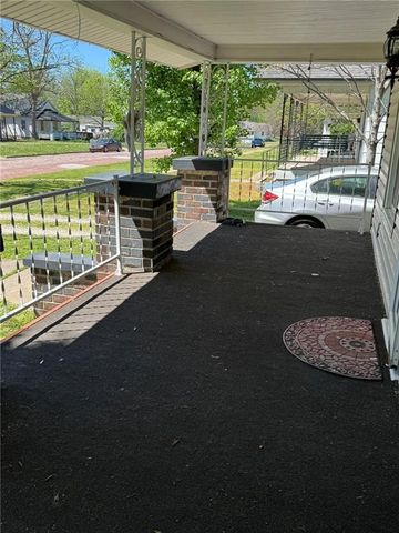 304 Pacific Avenue, Osawatomie, KS 66064