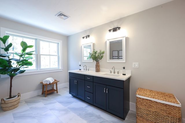 63 Thomas Mann Circle 36, Norfolk, MA 02056