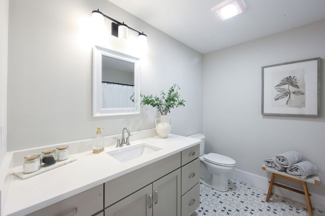 63 Thomas Mann Circle 36, Norfolk, MA 02056