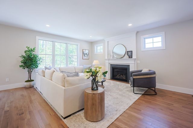 63 Thomas Mann Circle 36, Norfolk, MA 02056