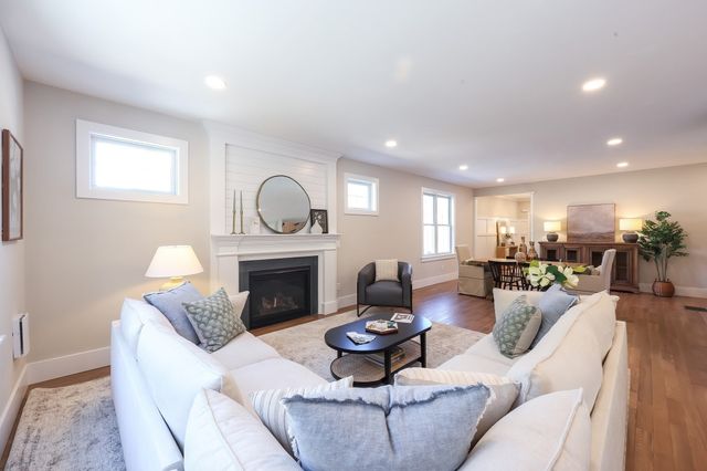 63 Thomas Mann Circle 36, Norfolk, MA 02056