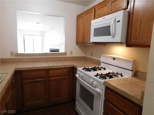 7025 Pindarri Way, Las Vegas, NV 89145