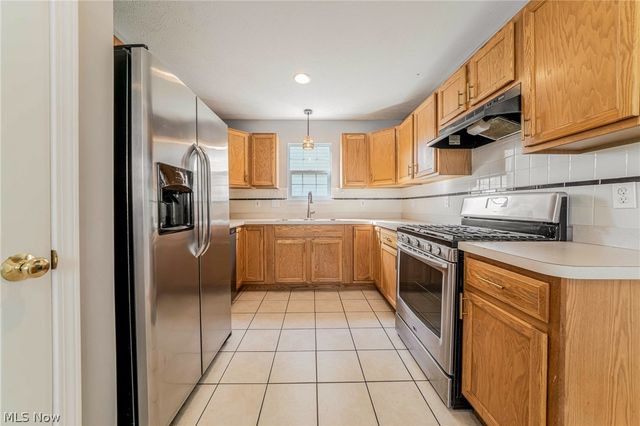2477 W 5th Street, Cleveland, OH 44113