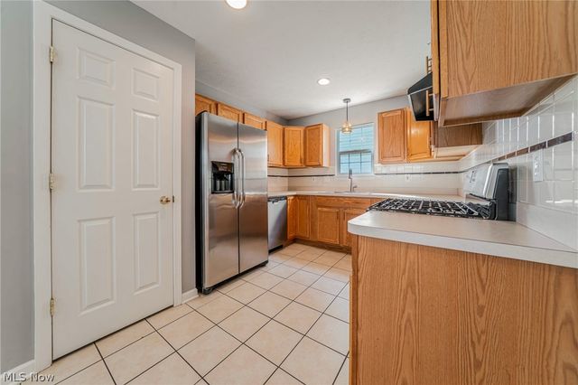 2477 W 5th Street, Cleveland, OH 44113