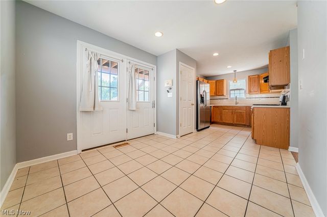 2477 W 5th Street, Cleveland, OH 44113