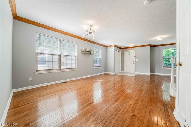2477 W 5th Street, Cleveland, OH 44113