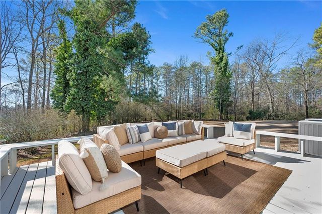 950 Mountain Brook NW Lane, Marietta, GA 30064