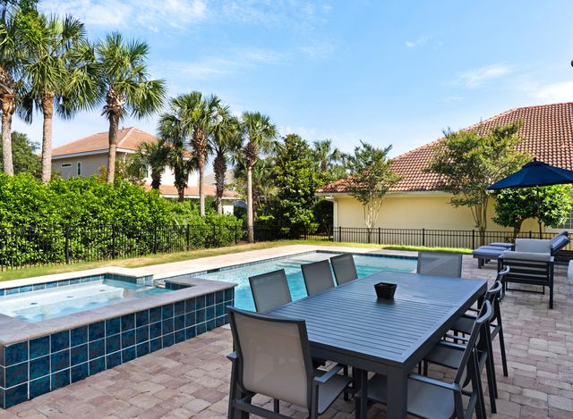 4621 Paradise Isle, Destin, FL 32541