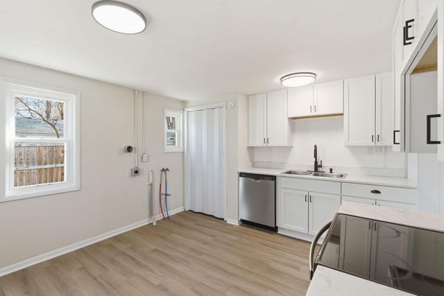 1500 E Lindberg Street, Springfield, MO 65804