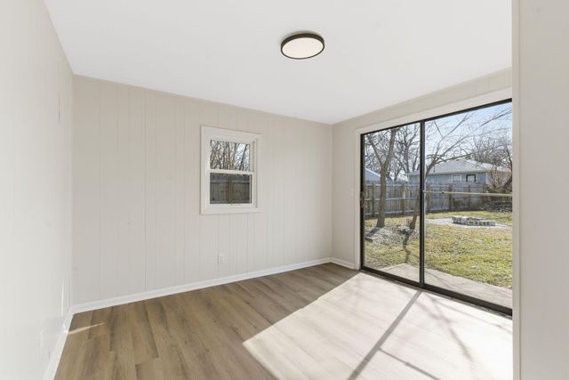 1500 E Lindberg Street, Springfield, MO 65804