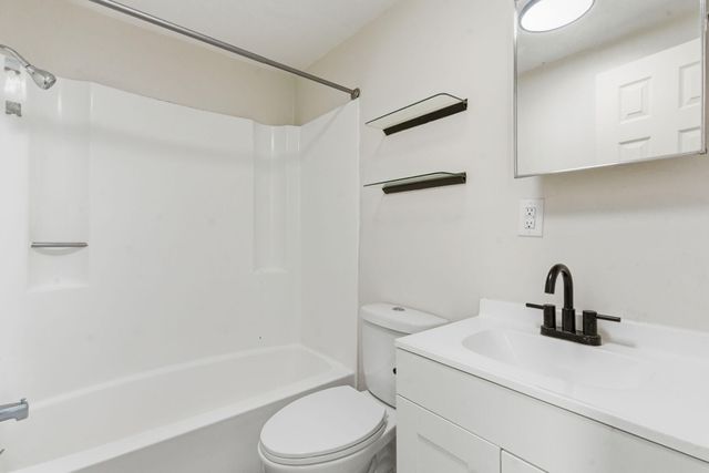 1500 E Lindberg Street, Springfield, MO 65804