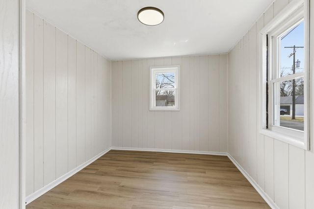 1500 E Lindberg Street, Springfield, MO 65804