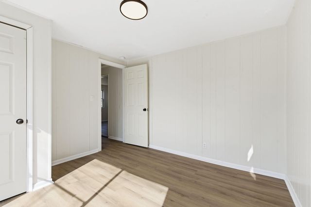 1500 E Lindberg Street, Springfield, MO 65804