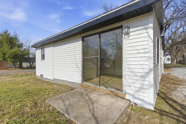 1500 E Lindberg Street, Springfield, MO 65804