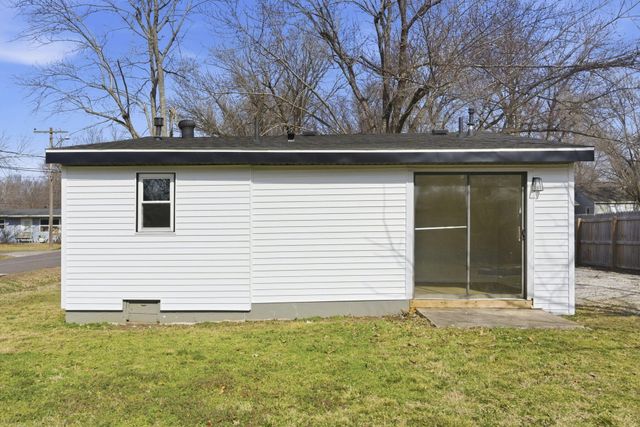 1500 E Lindberg Street, Springfield, MO 65804