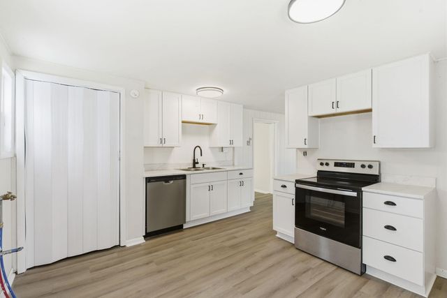 1500 E Lindberg Street, Springfield, MO 65804