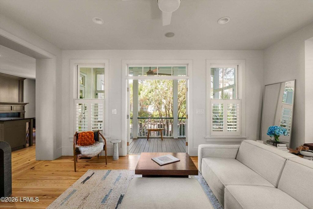 Image 9 of property listing at 2023 Ashwood Circle, Beaufort, SC 29906