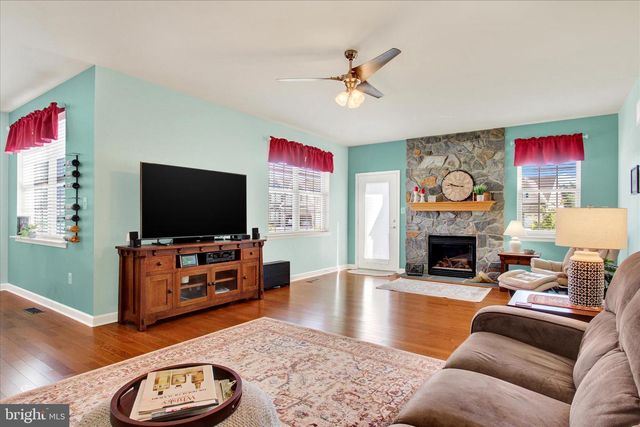225 SAVANNAH DR, Gettysburg, PA 17325