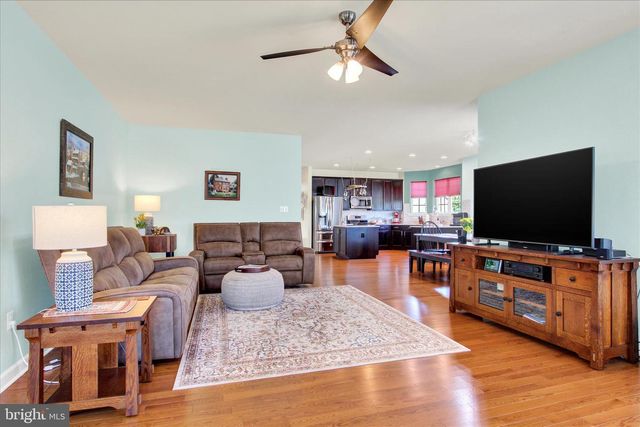 225 SAVANNAH DR, Gettysburg, PA 17325