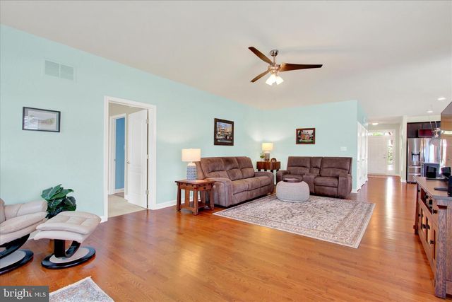 225 SAVANNAH DR, Gettysburg, PA 17325