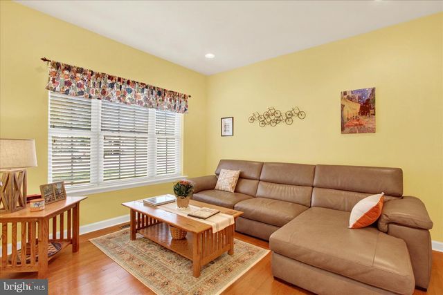 225 SAVANNAH DR, Gettysburg, PA 17325