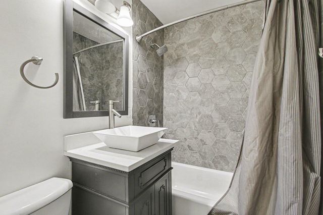 4921 Rhode Island Street, Gary, IN 46409