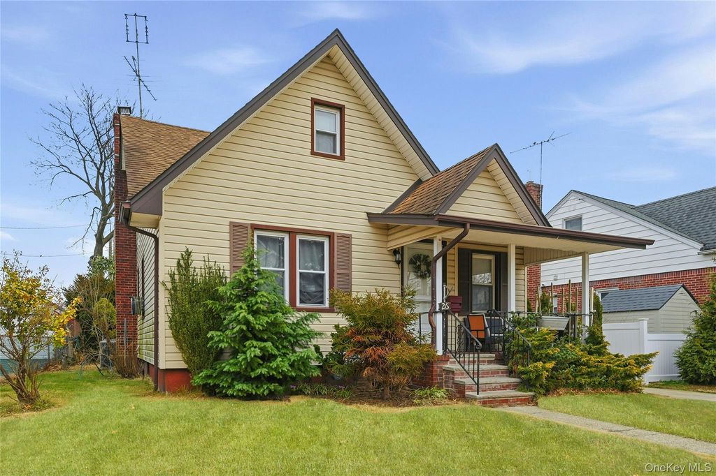 26 Haddon Road, New Hyde Park, NY 11040 — photo 2