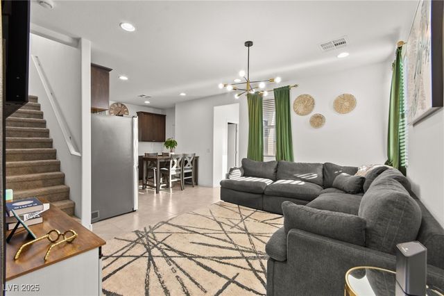 4057 Pioneer Ridge Court, Las Vegas, NV 89115