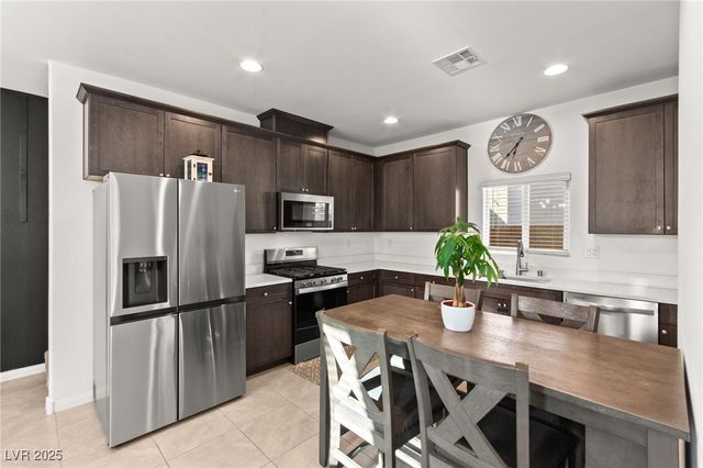 4057 Pioneer Ridge Court, Las Vegas, NV 89115