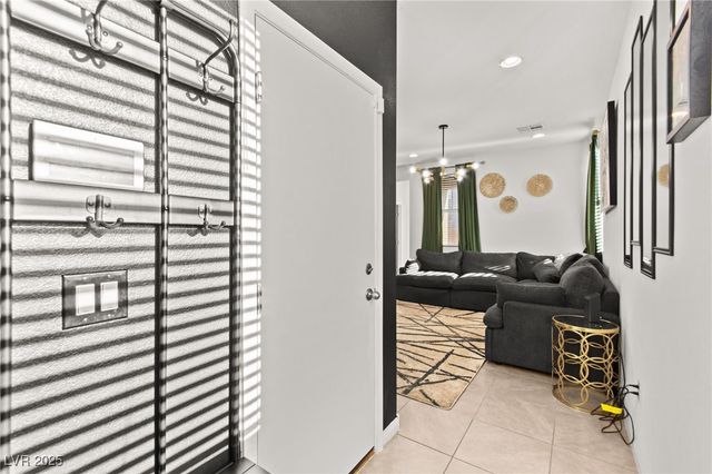 4057 Pioneer Ridge Court, Las Vegas, NV 89115